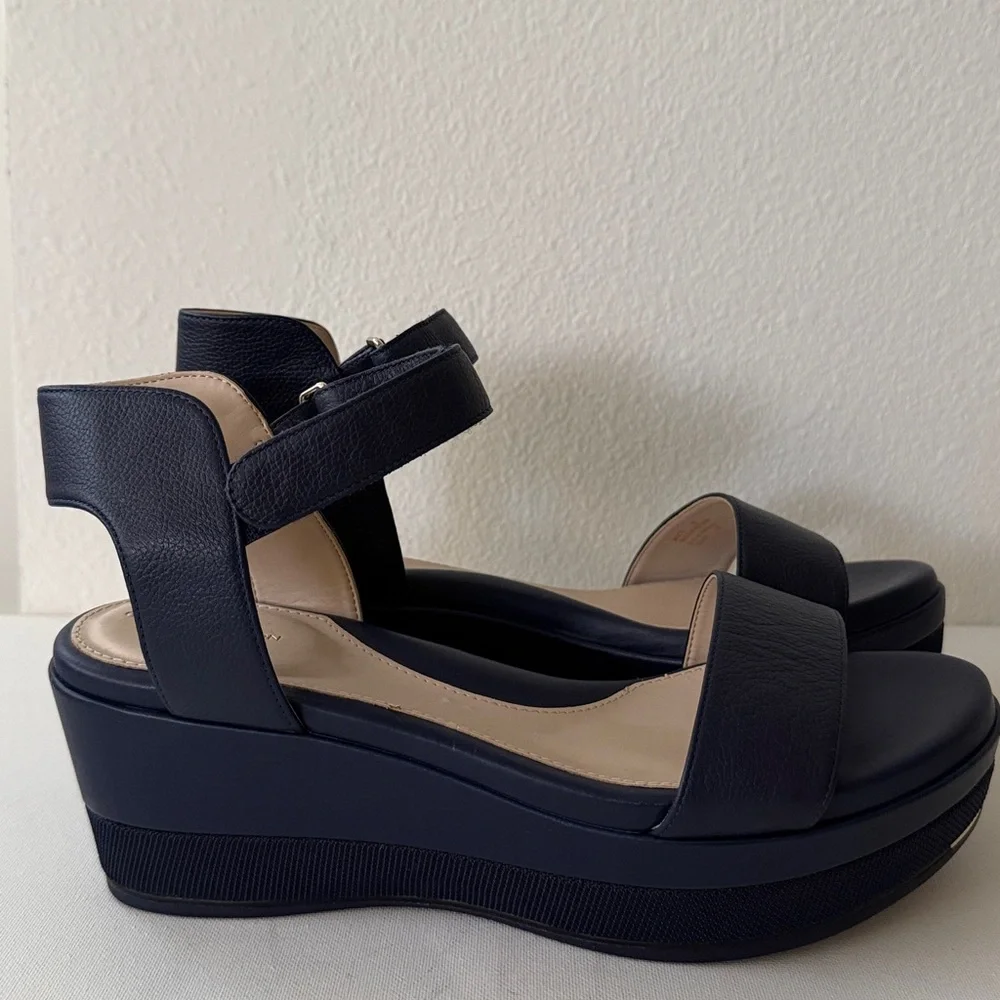 Elegant Navy Blue Cole Haan Women's Sandals - Picture 2 of 9